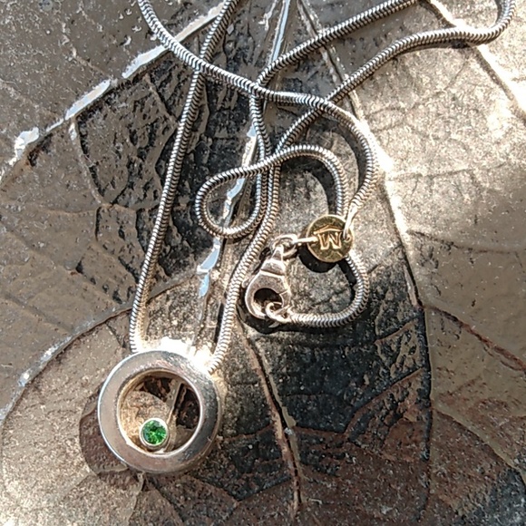 💝Movado circle necklace with peridot stone - Picture 4 of 10